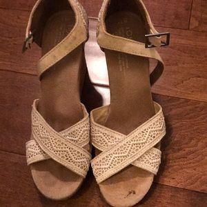 Toms women’s shoes size 7.5